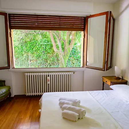 Serene Garden Getaway Lejlighed